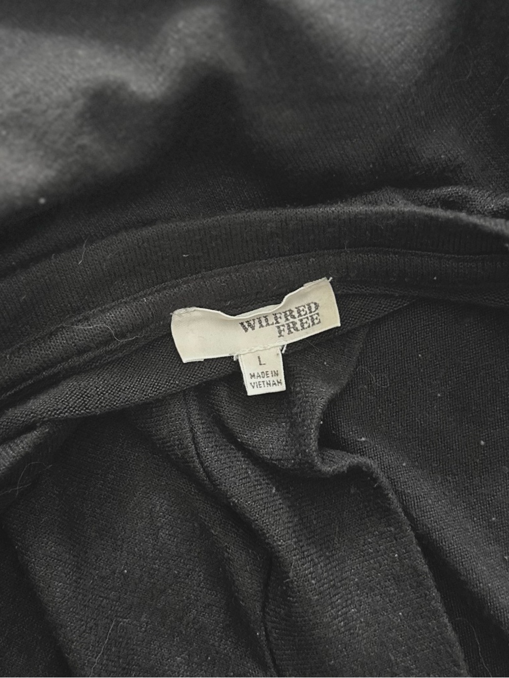 Wilfred Free Aritzia Black Devinette Oversized High-Low Plunging V-Neck Sweater - Picture 4 of 4